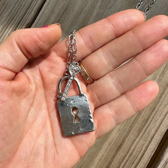 Crystal Lock Silver Tone Key Pendant Necklace, Brand New with tags - Picture 7 of 8